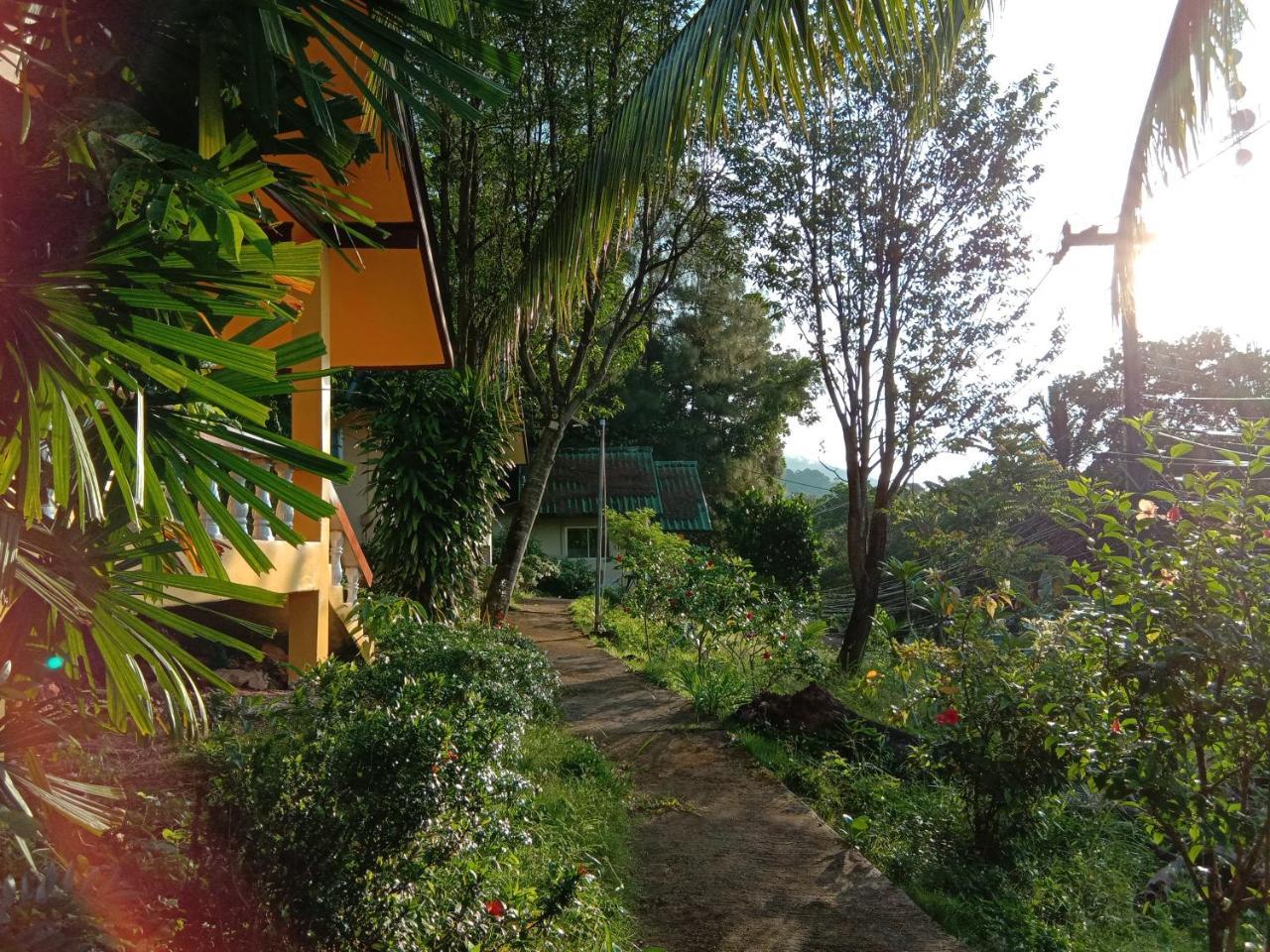 فندق Bang Tao Beachفي  Coconut Garden المظهر الخارجي الصورة
